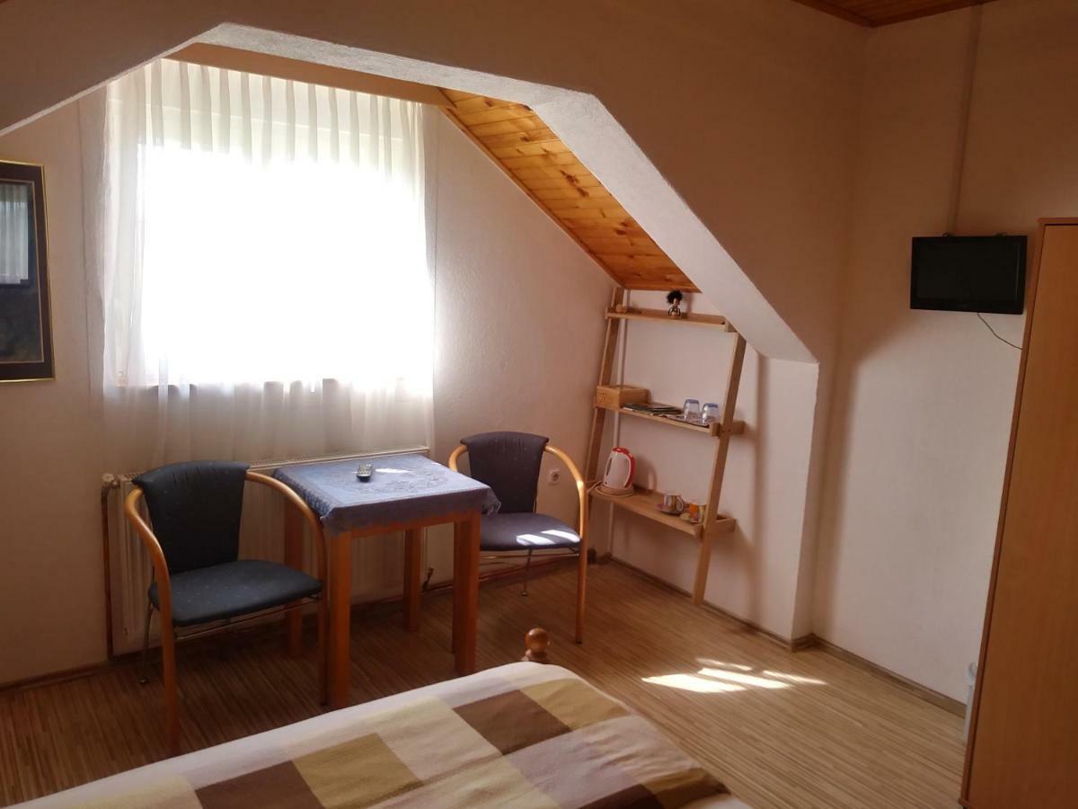 Rooms Josip Korenica Eksteriør billede